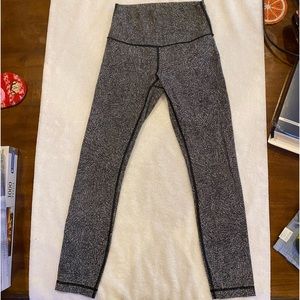 Lululemon Athletica Leggins size tiny, black, and white scribble design
